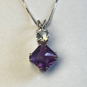 Amethyst Mini magician Stone with White Topaz